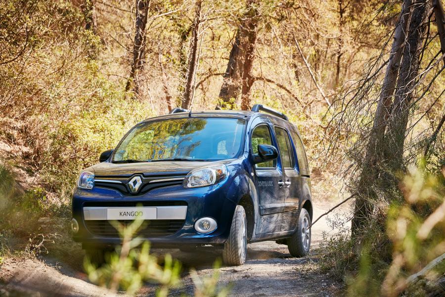  Renault Kangoo X-Track 2016 года  (фото 2 из 16)